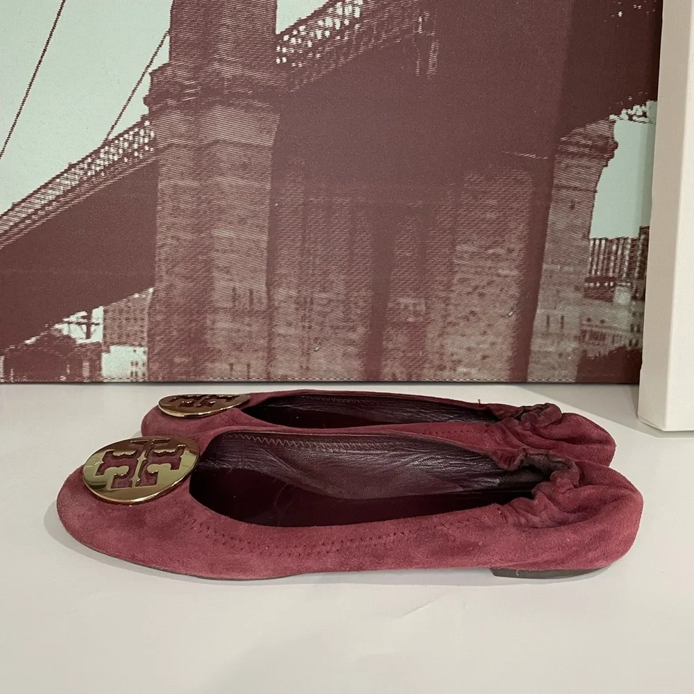 Tory Burch Burgundy Flats with Gold Logo - Picture 5 of 14